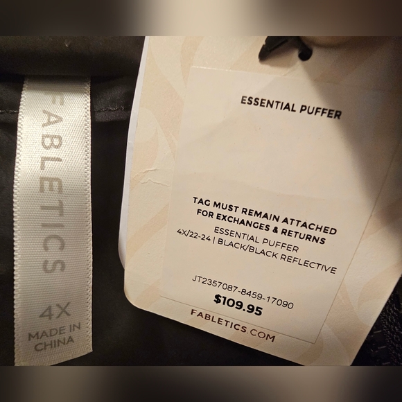 New Fabletics Essential Puffer Black Jacket Size 4XL - Picture 7 of 7